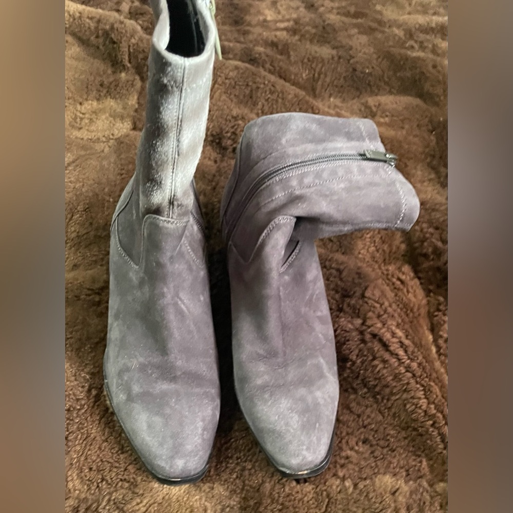 Aquatalia Women's Gray Suede Ankle Boots - Classic Zip Closure Block Heel